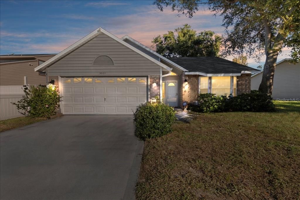 На продажу: $299,900 (2 спален, 2 ванн, 1273 Квадратных фут)