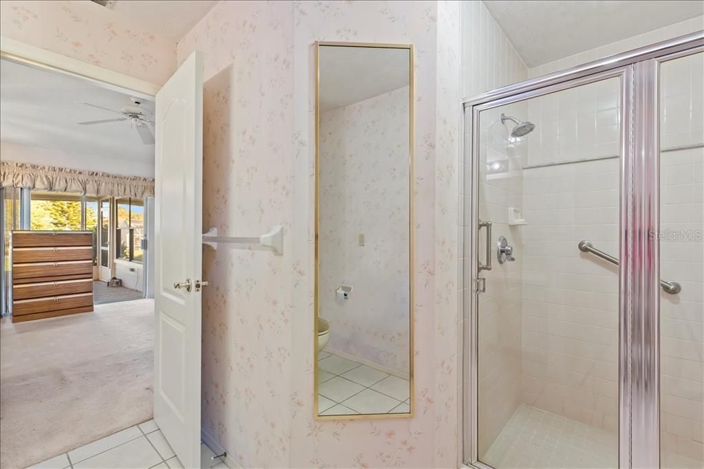 На продажу: $299,900 (2 спален, 2 ванн, 1273 Квадратных фут)