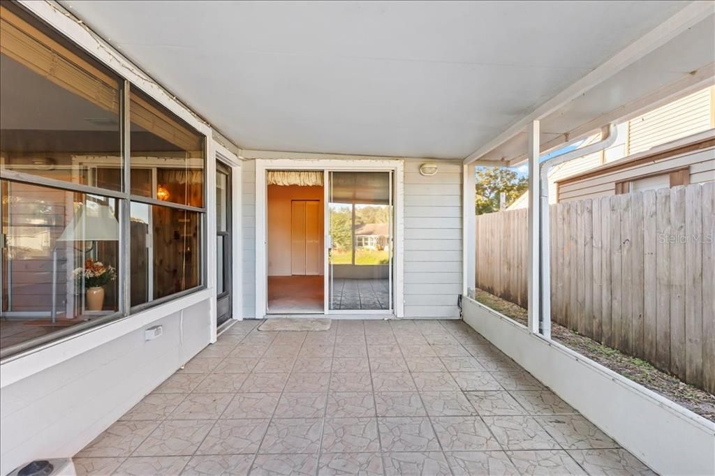 На продажу: $299,900 (2 спален, 2 ванн, 1273 Квадратных фут)