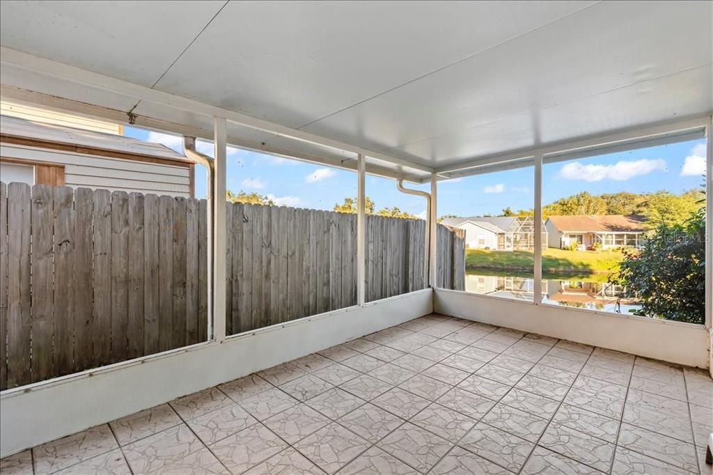 На продажу: $299,900 (2 спален, 2 ванн, 1273 Квадратных фут)