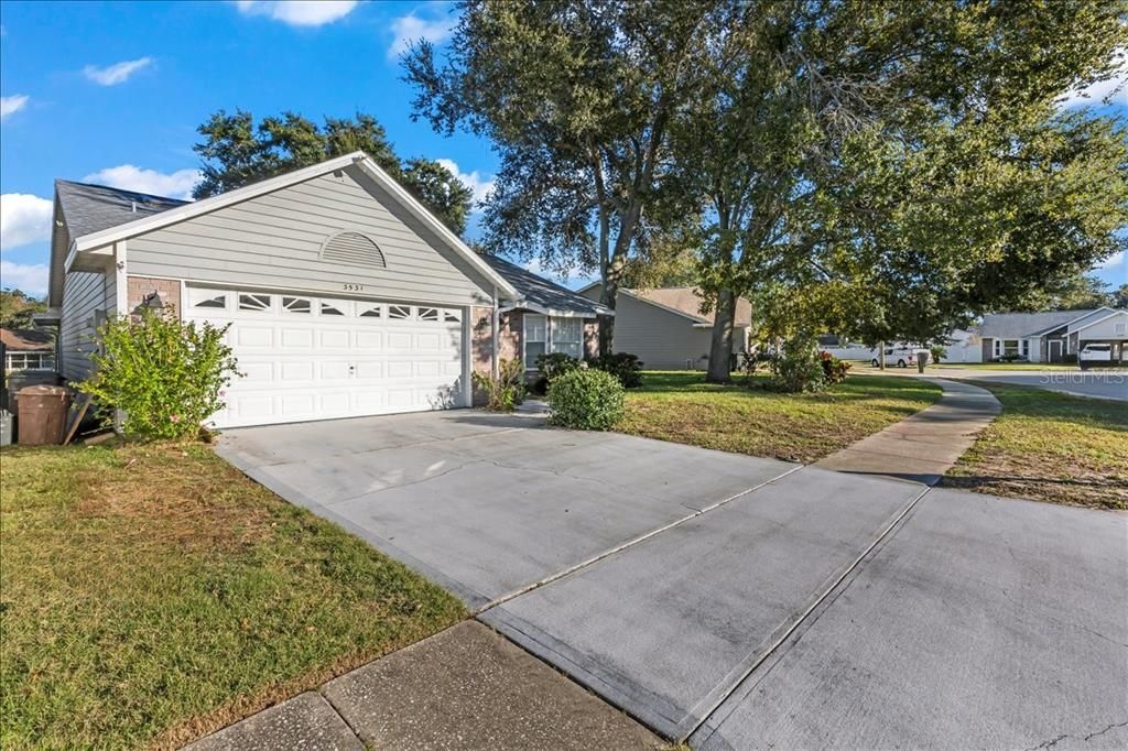 На продажу: $299,900 (2 спален, 2 ванн, 1273 Квадратных фут)