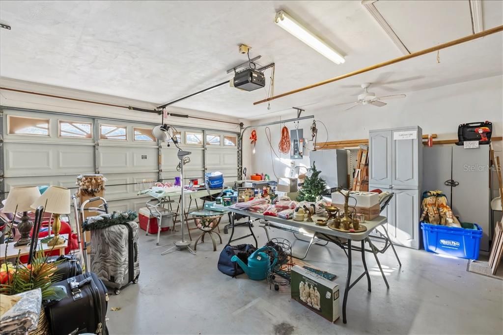 На продажу: $299,900 (2 спален, 2 ванн, 1273 Квадратных фут)