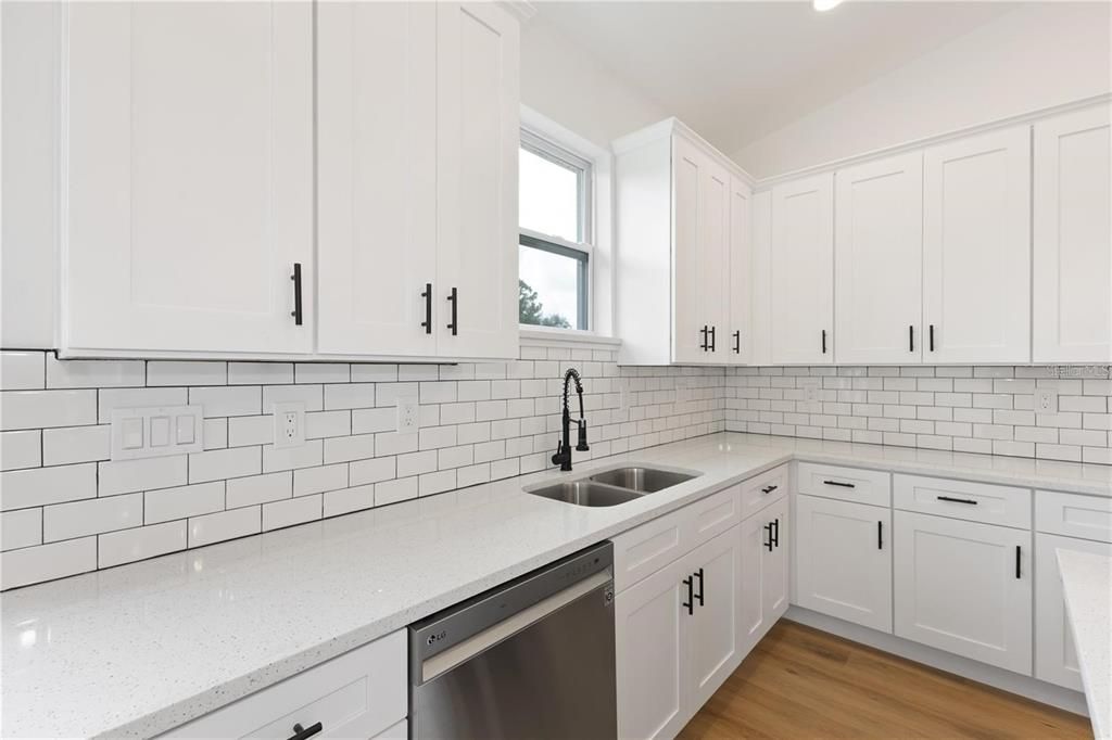 For Rent: $2,300 (4 beds, 2 baths, 1804 Square Feet)