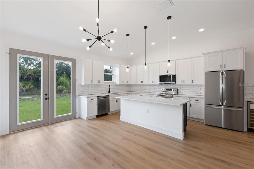 For Rent: $2,300 (4 beds, 2 baths, 1804 Square Feet)