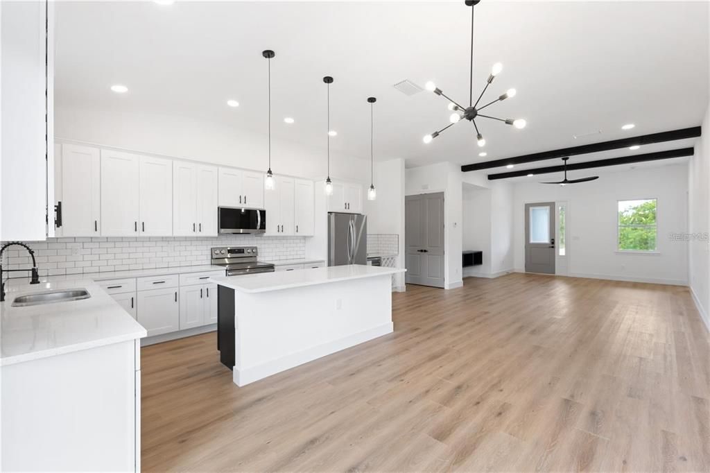 For Rent: $2,300 (4 beds, 2 baths, 1804 Square Feet)