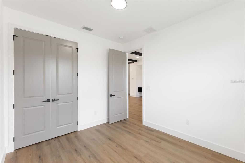 For Rent: $2,300 (4 beds, 2 baths, 1804 Square Feet)