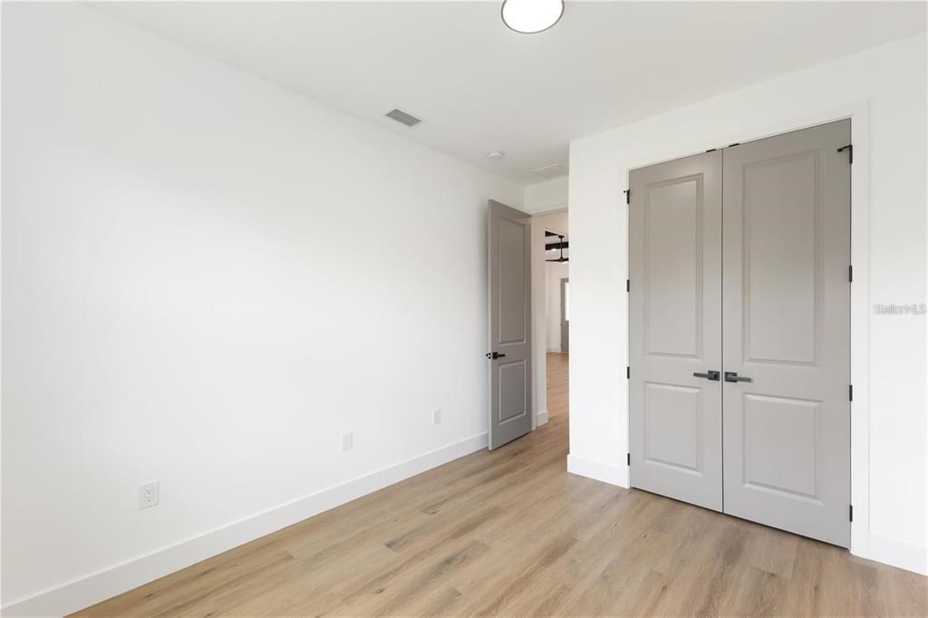 For Rent: $2,300 (4 beds, 2 baths, 1804 Square Feet)