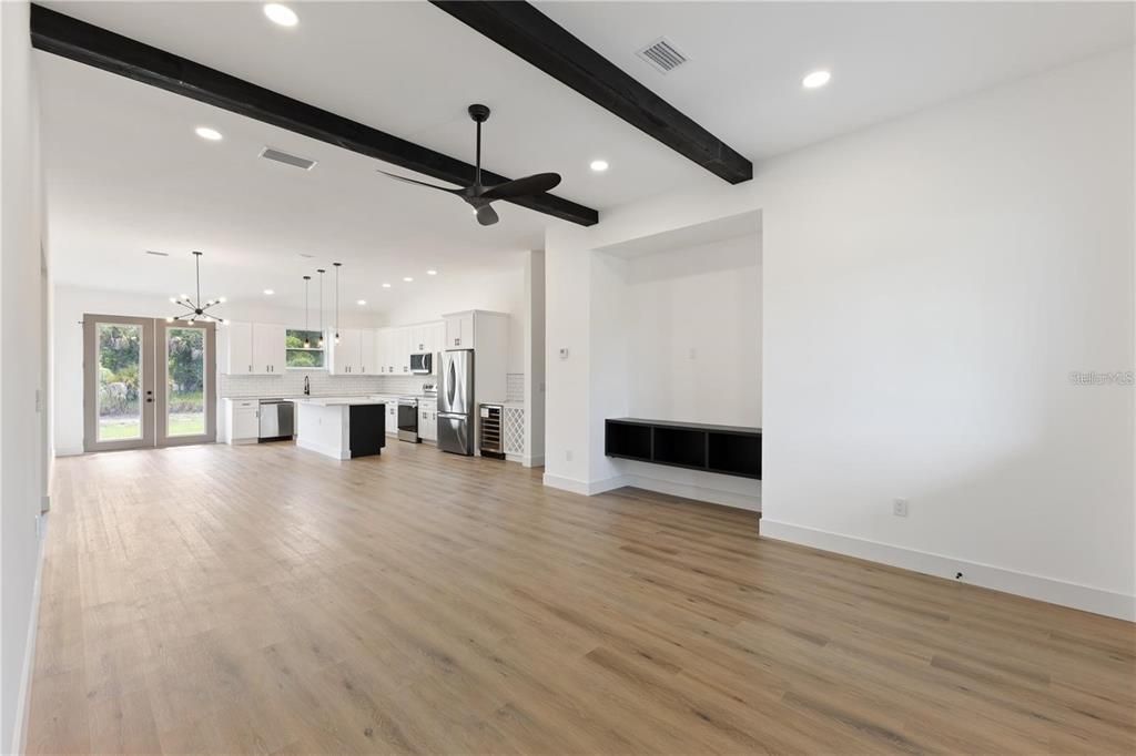 For Rent: $2,300 (4 beds, 2 baths, 1804 Square Feet)