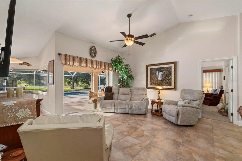 На продажу: $550,000 (3 спален, 2 ванн, 2238 Квадратных фут)