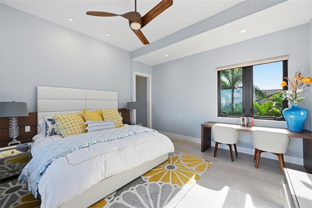 На продажу: $9,875,000 (4 спален, 4 ванн, 4338 Квадратных фут)