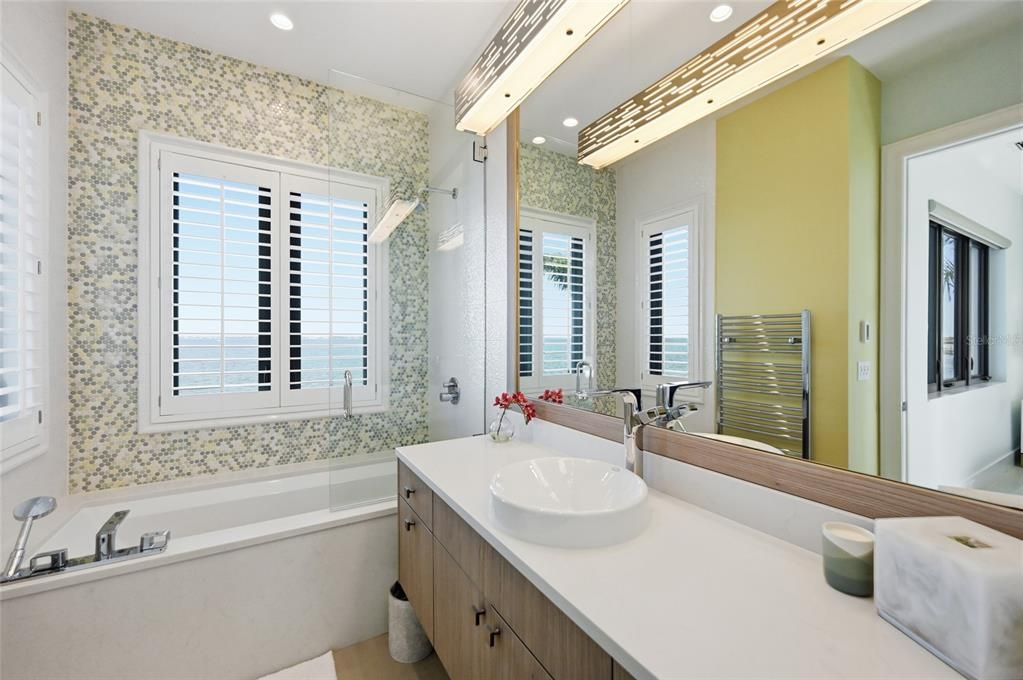 На продажу: $9,875,000 (4 спален, 4 ванн, 4338 Квадратных фут)