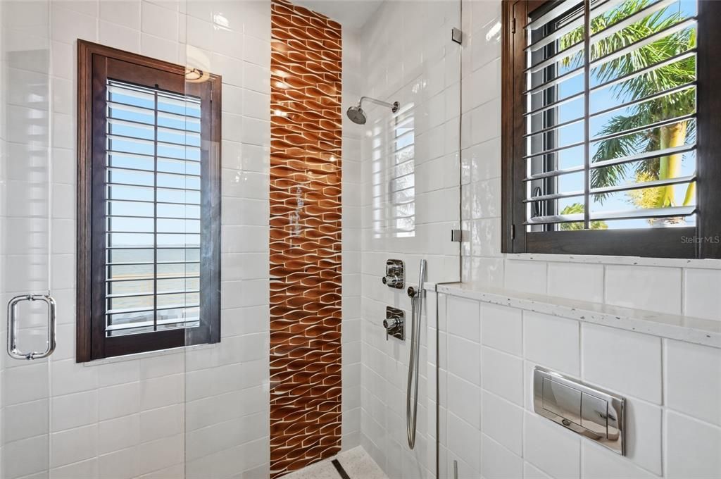 На продажу: $9,875,000 (4 спален, 4 ванн, 4338 Квадратных фут)