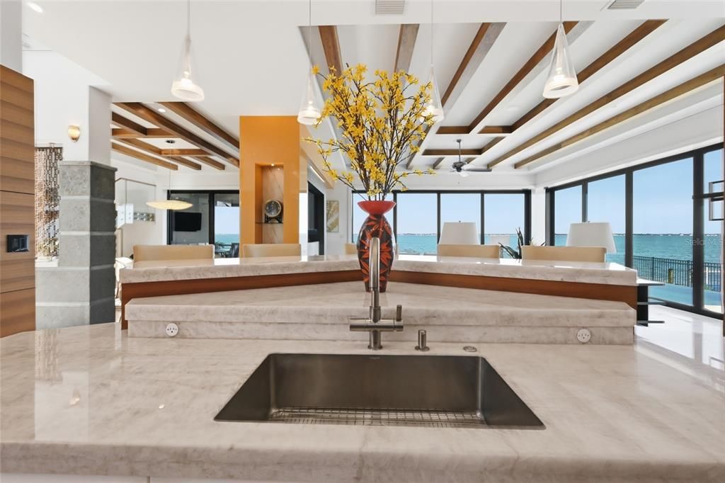 На продажу: $9,875,000 (4 спален, 4 ванн, 4338 Квадратных фут)