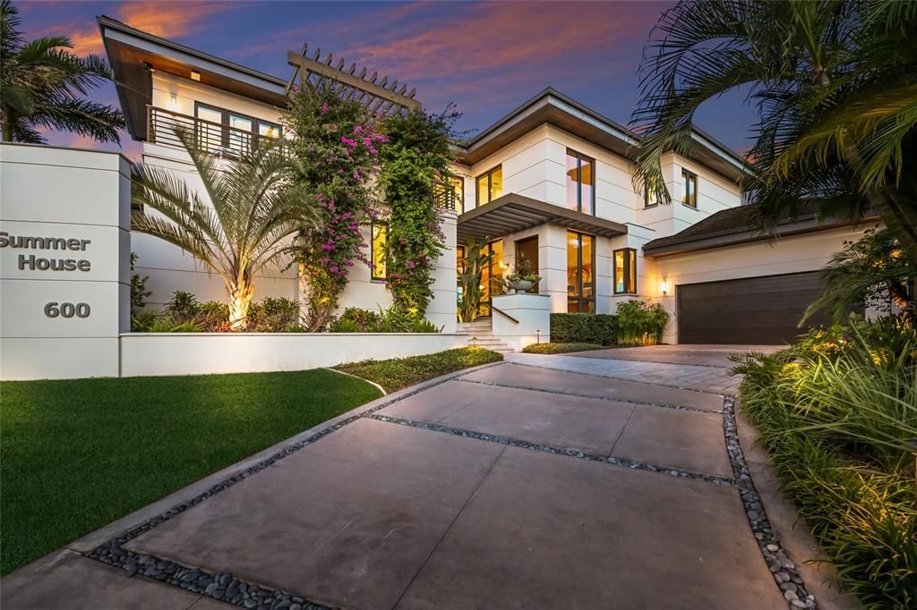 На продажу: $9,875,000 (4 спален, 4 ванн, 4338 Квадратных фут)