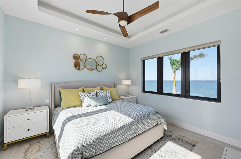 На продажу: $9,875,000 (4 спален, 4 ванн, 4338 Квадратных фут)