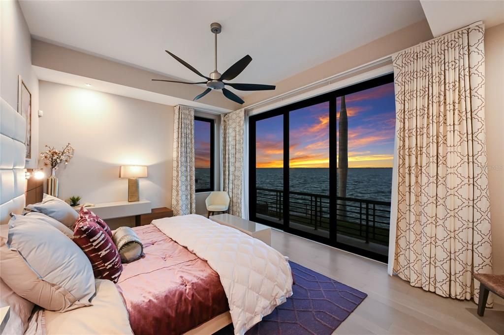 На продажу: $9,875,000 (4 спален, 4 ванн, 4338 Квадратных фут)