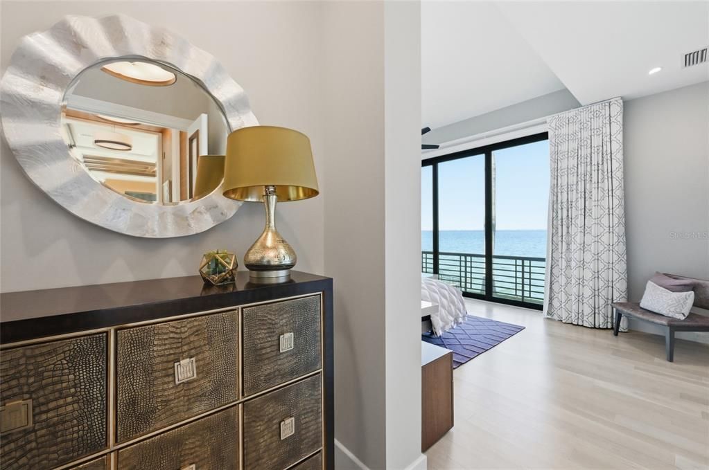 На продажу: $9,875,000 (4 спален, 4 ванн, 4338 Квадратных фут)