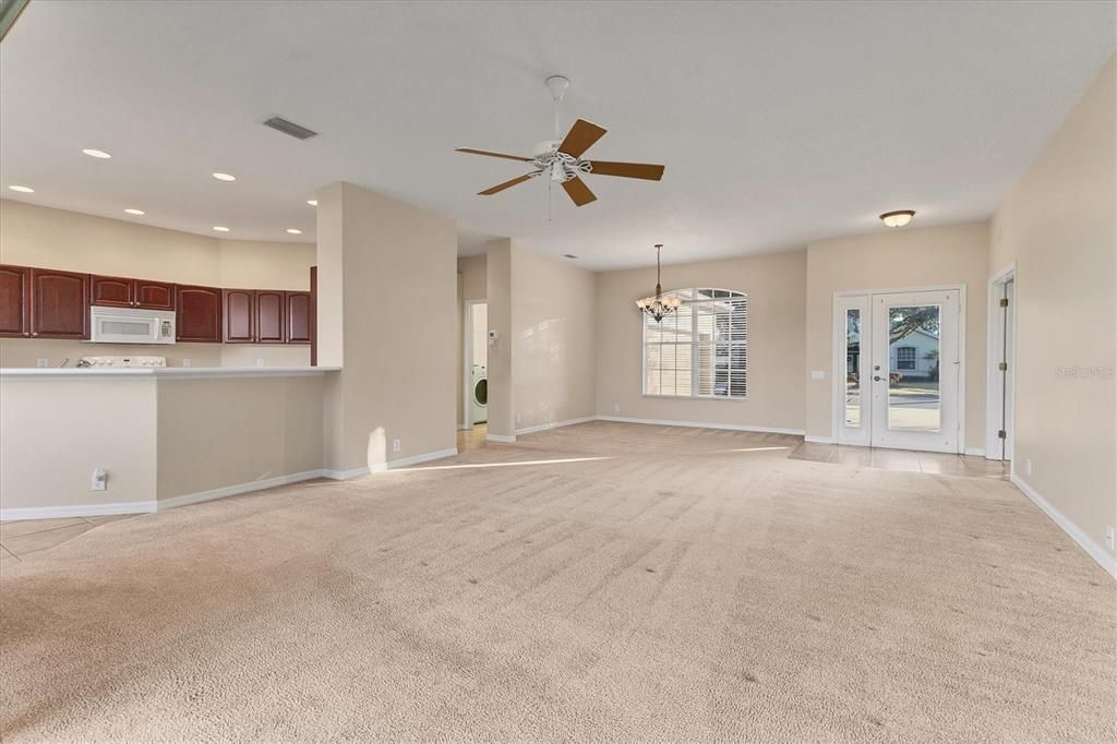 En Venta: $389,900 (3 camas, 2 baños, 1830 Pies cuadrados)