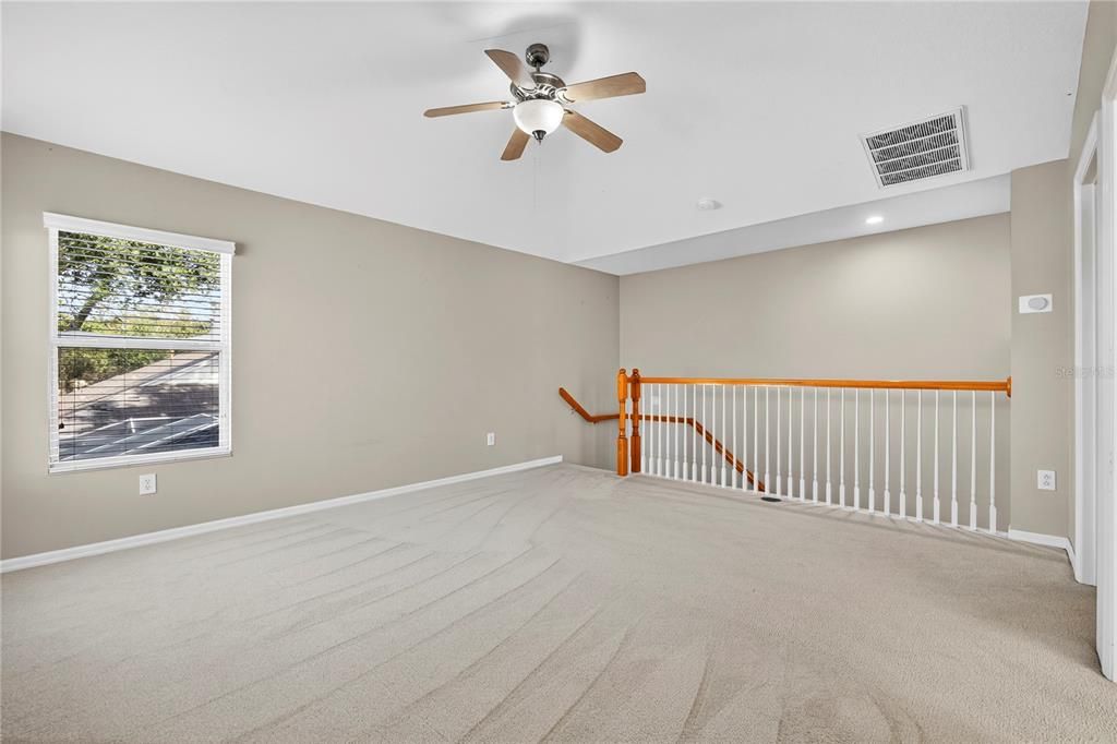 Activo con contrato: $525,000 (4 camas, 3 baños, 2551 Pies cuadrados)