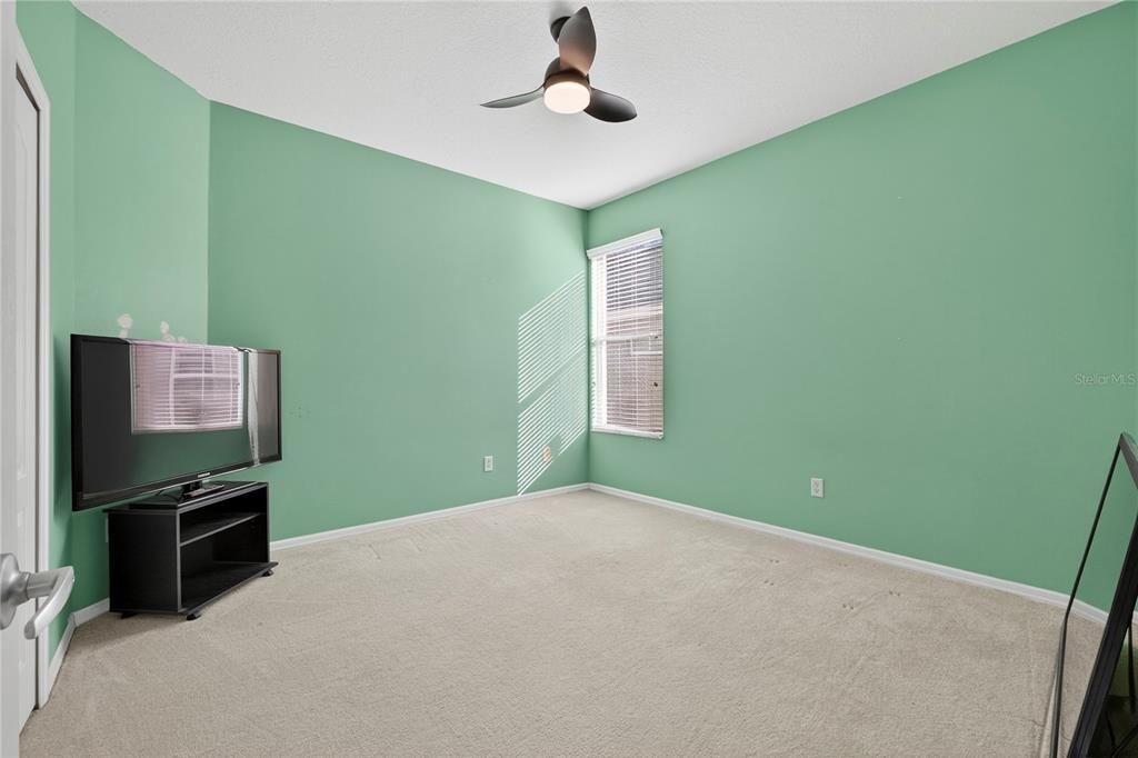 Activo con contrato: $525,000 (4 camas, 3 baños, 2551 Pies cuadrados)