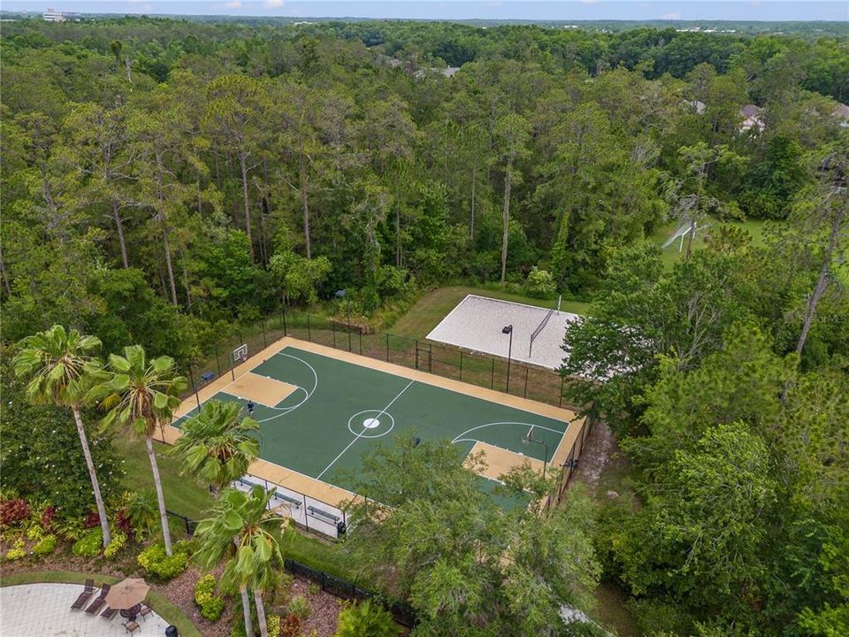 Activo con contrato: $525,000 (4 camas, 3 baños, 2551 Pies cuadrados)