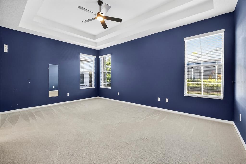 Activo con contrato: $525,000 (4 camas, 3 baños, 2551 Pies cuadrados)