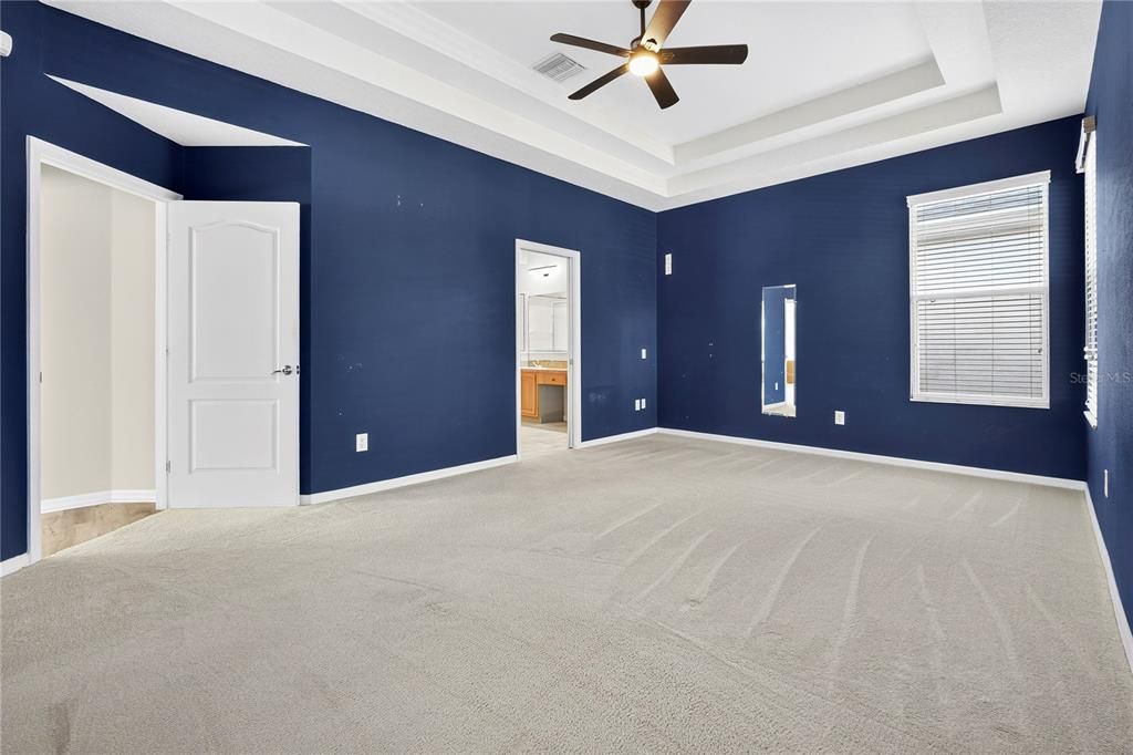 Activo con contrato: $525,000 (4 camas, 3 baños, 2551 Pies cuadrados)