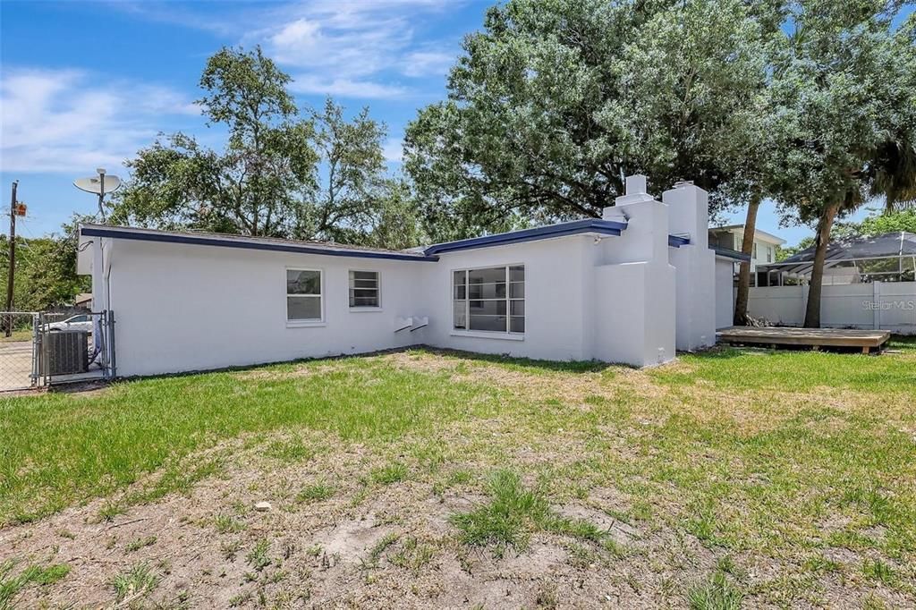 Active With Contract: $379,800 (3 beds, 2 baths, 1634 Square Feet)