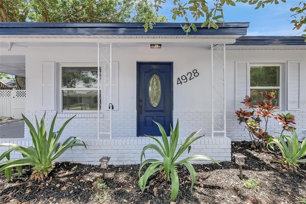 Active With Contract: $379,800 (3 beds, 2 baths, 1634 Square Feet)