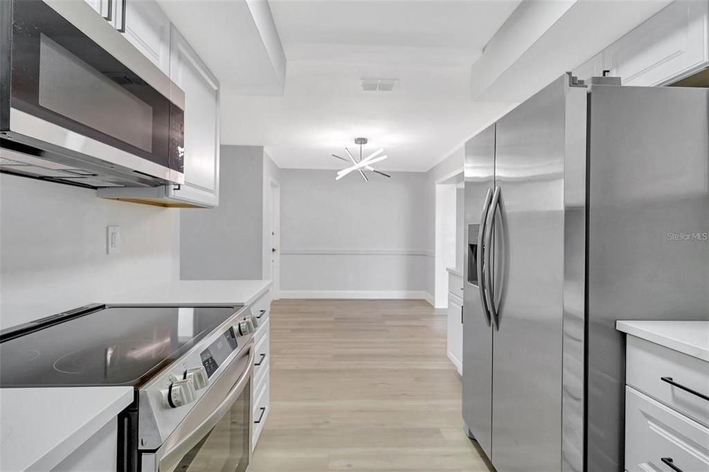 Active With Contract: $379,800 (3 beds, 2 baths, 1634 Square Feet)