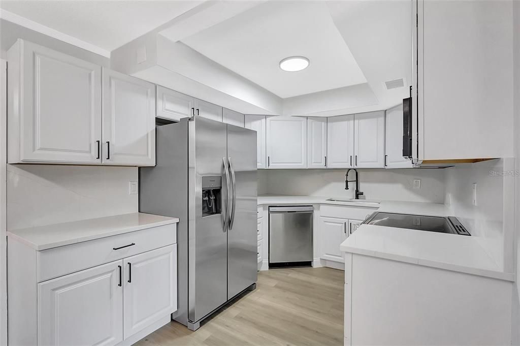 Active With Contract: $379,800 (3 beds, 2 baths, 1634 Square Feet)