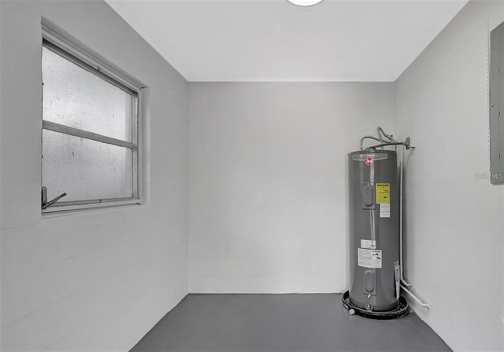 Active With Contract: $379,800 (3 beds, 2 baths, 1634 Square Feet)