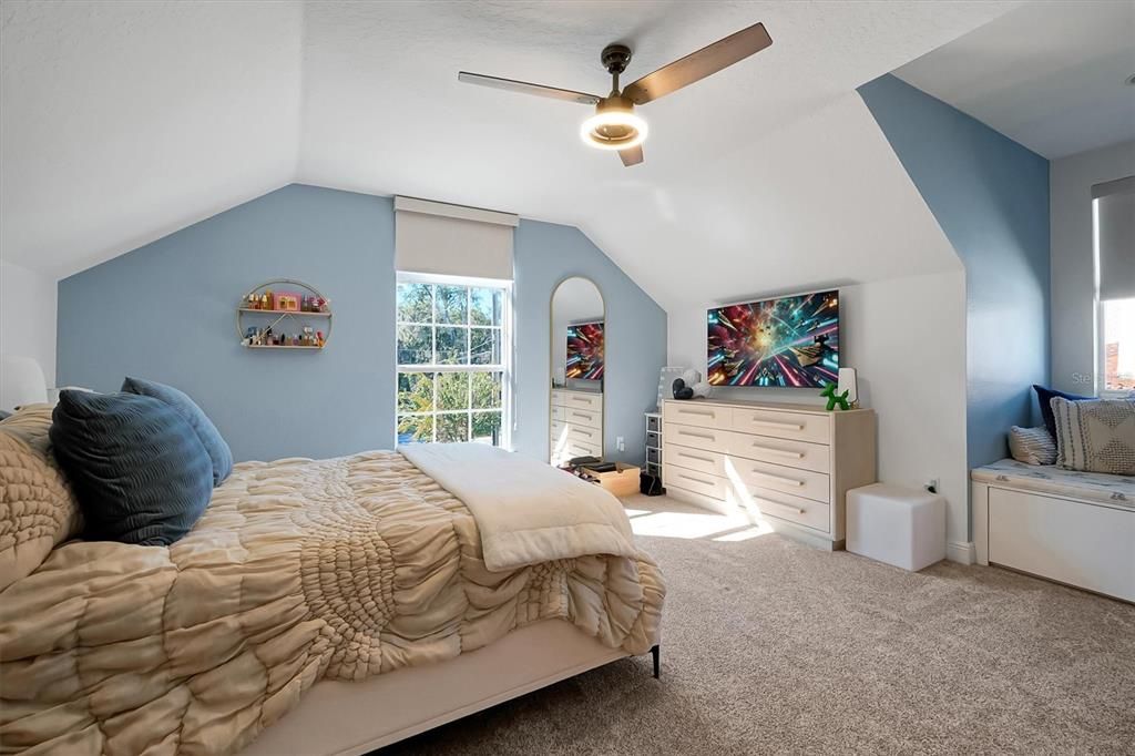 For Sale: $2,500,000 (5 beds, 4 baths, 4284 Square Feet)