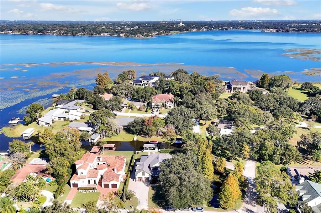 For Sale: $2,500,000 (5 beds, 4 baths, 4284 Square Feet)