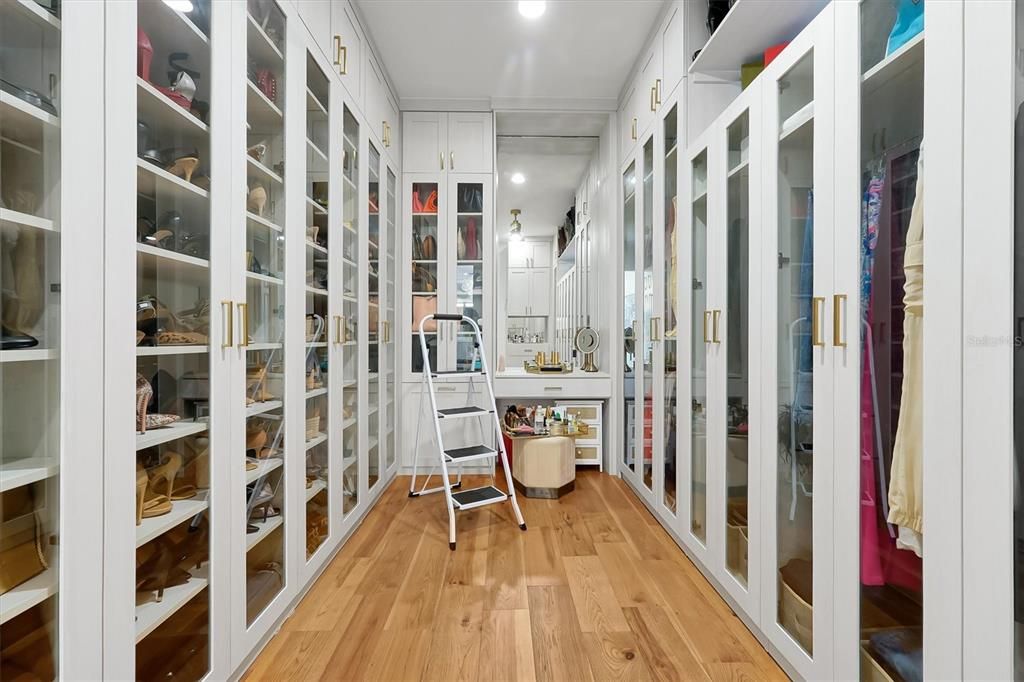 For Sale: $2,500,000 (5 beds, 4 baths, 4284 Square Feet)