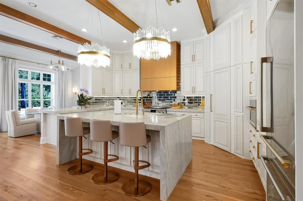 For Sale: $2,500,000 (5 beds, 4 baths, 4284 Square Feet)