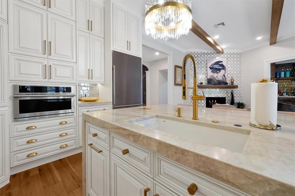 For Sale: $2,500,000 (5 beds, 4 baths, 4284 Square Feet)