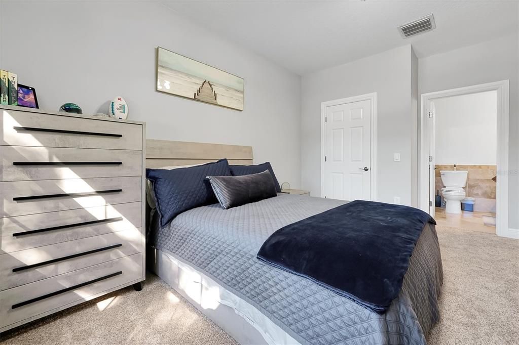 For Sale: $2,500,000 (5 beds, 4 baths, 4284 Square Feet)