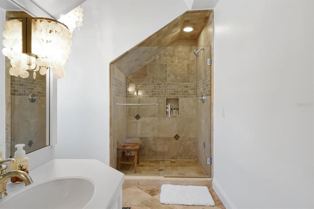 For Sale: $2,500,000 (5 beds, 4 baths, 4284 Square Feet)