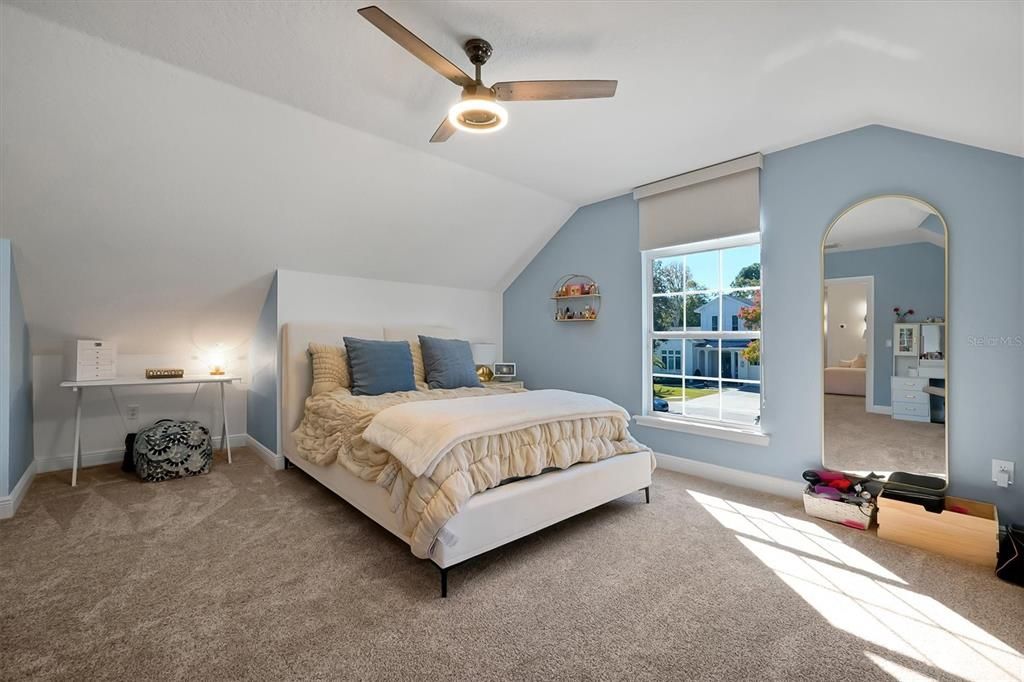 For Sale: $2,500,000 (5 beds, 4 baths, 4284 Square Feet)