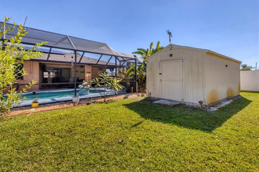 合同活跃: $350,000 (2 贝兹, 2 浴室, 1320 平方英尺)