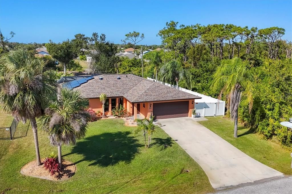 合同活跃: $350,000 (2 贝兹, 2 浴室, 1320 平方英尺)