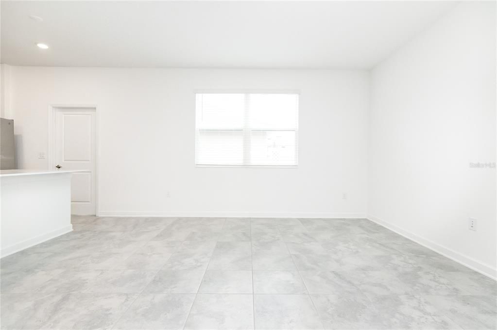 For Rent: $2,145 (3 beds, 2 baths, 1615 Square Feet)