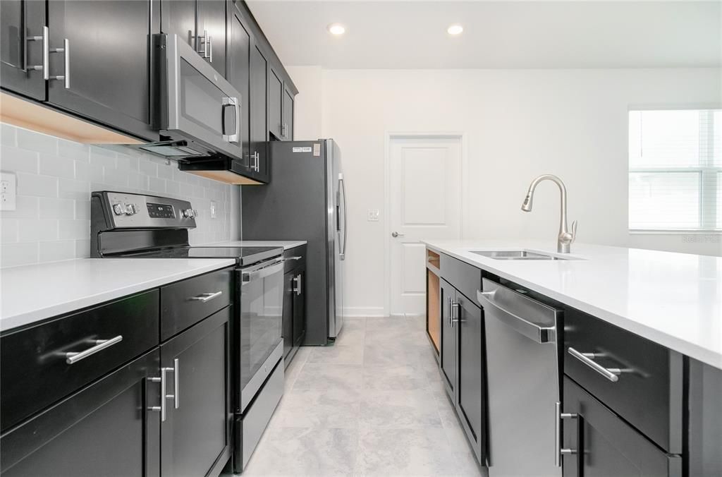 For Rent: $2,145 (3 beds, 2 baths, 1615 Square Feet)