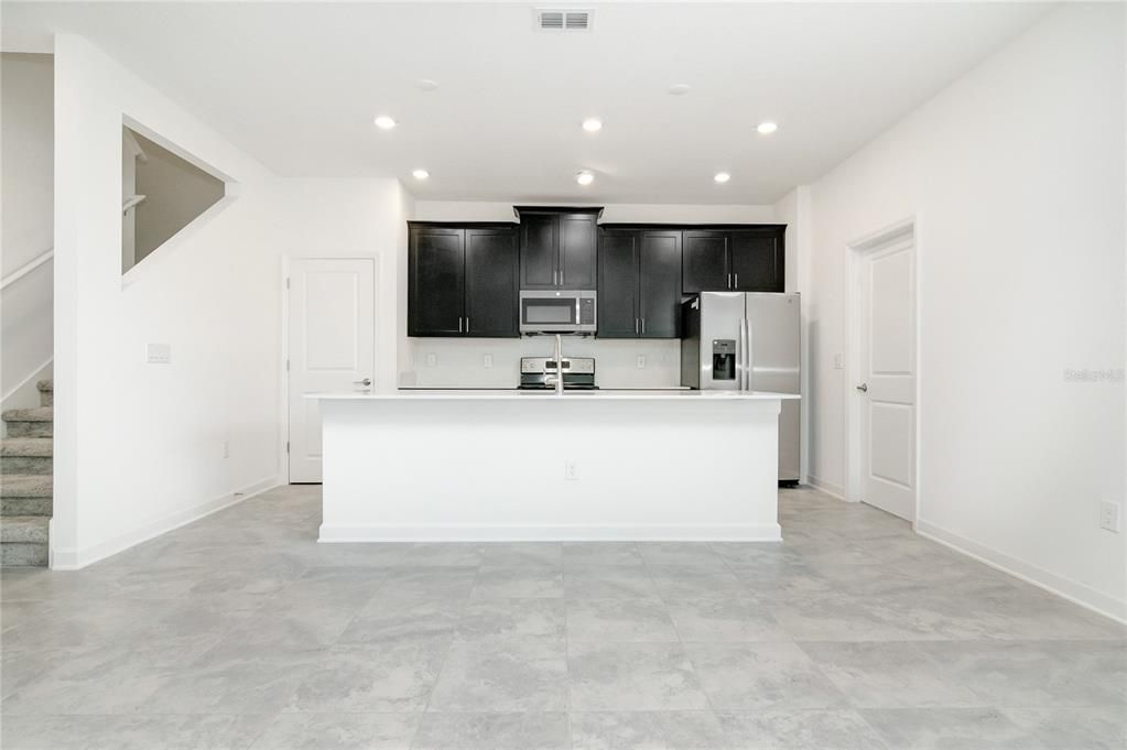 For Rent: $2,145 (3 beds, 2 baths, 1615 Square Feet)