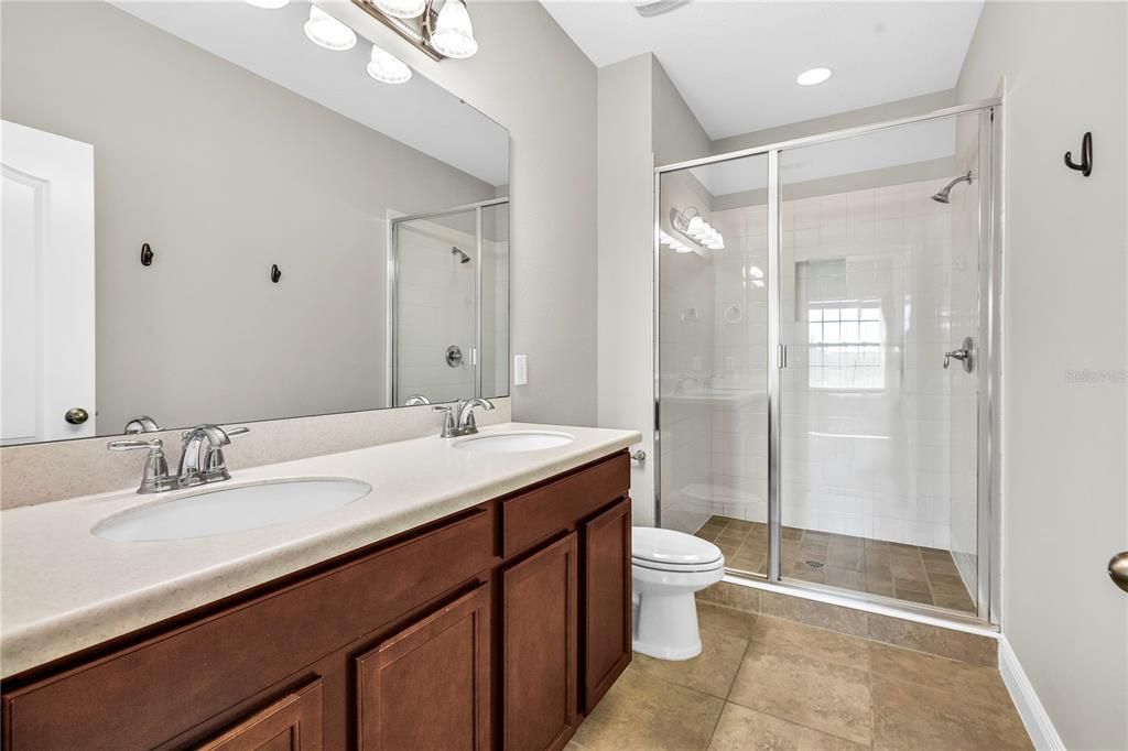 En Venta: $379,800 (3 camas, 2 baños, 1584 Pies cuadrados)