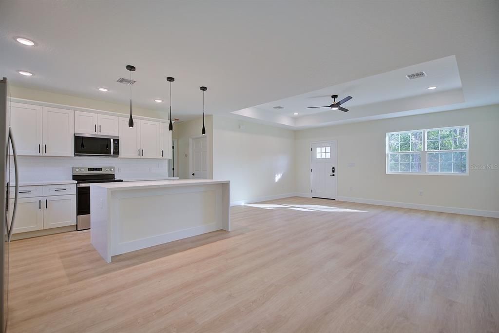 For Sale: $310,000 (3 beds, 2 baths, 1450 Square Feet)