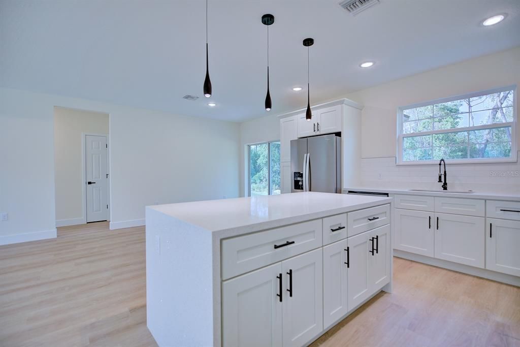 For Sale: $310,000 (3 beds, 2 baths, 1450 Square Feet)