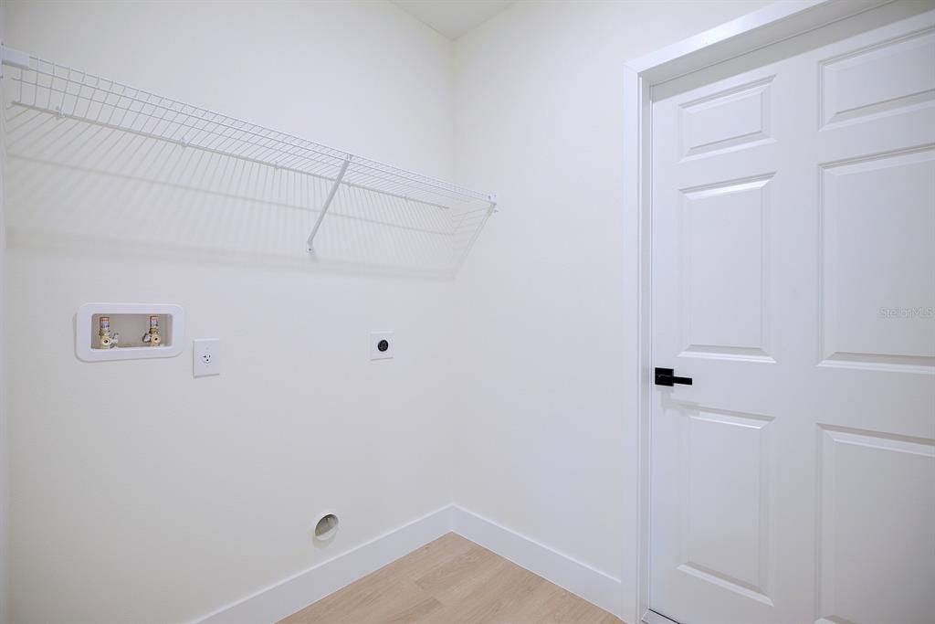 For Sale: $310,000 (3 beds, 2 baths, 1450 Square Feet)