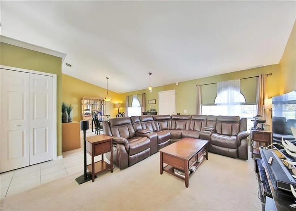 For Sale: $325,000 (4 beds, 2 baths, 2280 Square Feet)